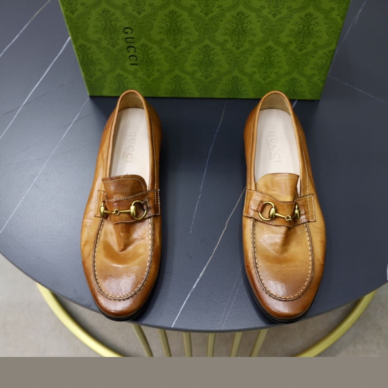 G*u*i leather shoes